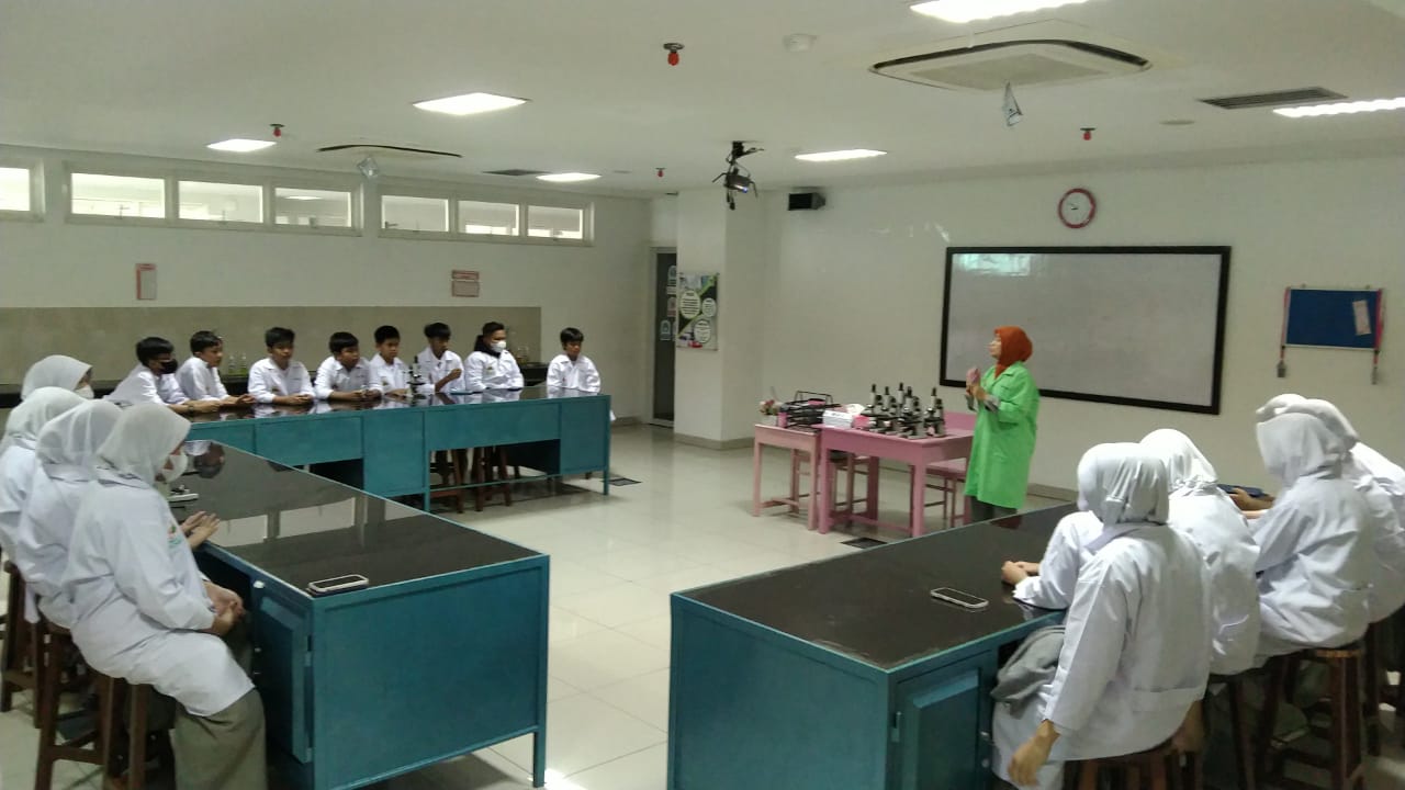  Ciptakan Gaya Belajar Menarik pada Trial Class SMP Islam Athirah 1 Makassar