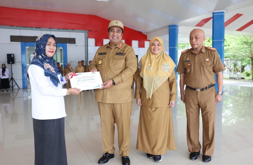  BKKBN Sulsel Serahkan Rincian Dana Alokasi Khusus BKKBN Senilai 5,36 Miliar Kepada Pemkab Maros