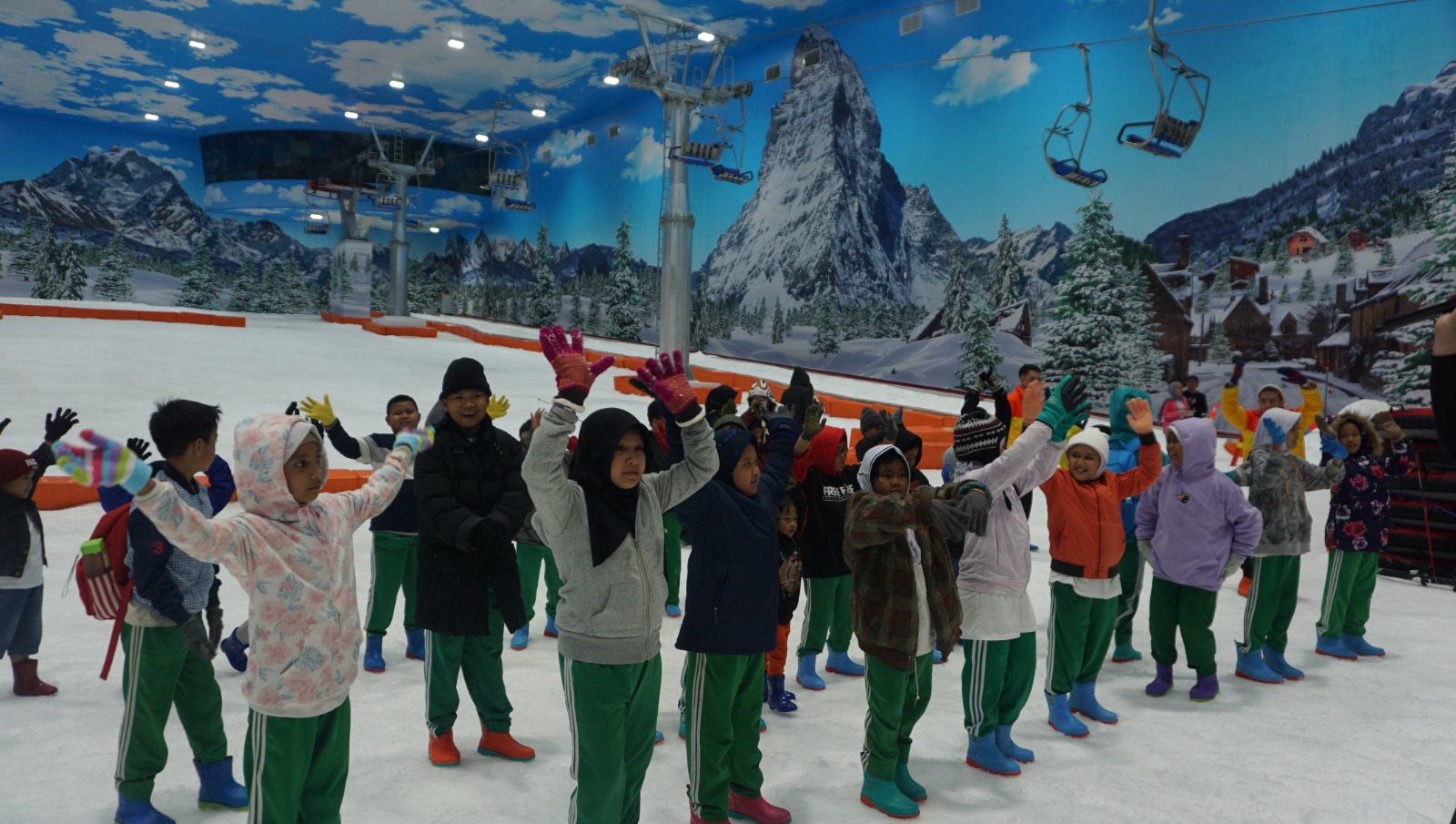  SD Islam Athirah Racing Centre Laksanakan Outing Class di Trans Studio Makassar