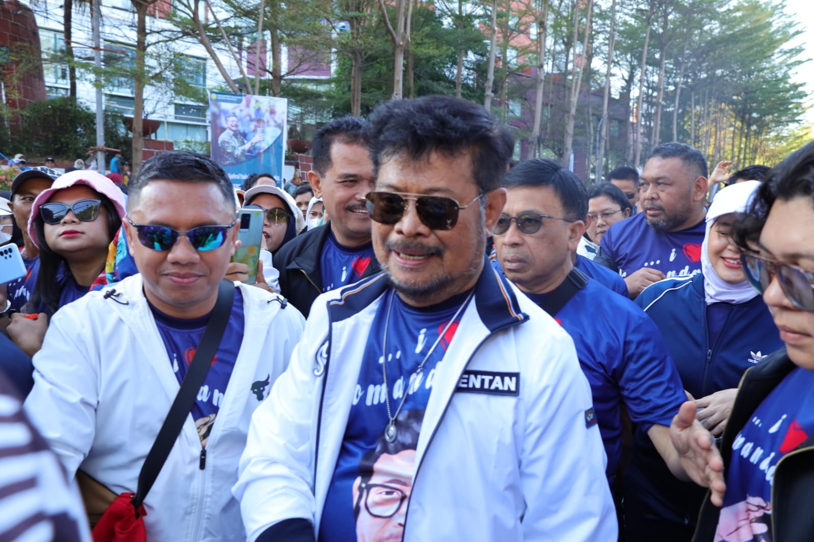  Ribuan Warga Makassar Ramaikan Jalan Sehat dan Tani On Stage