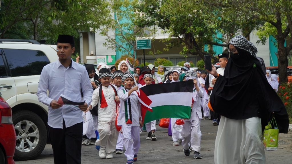 Peduli Palestina Sekolah Islam Athirah Galang Donasi Ratusan Juta