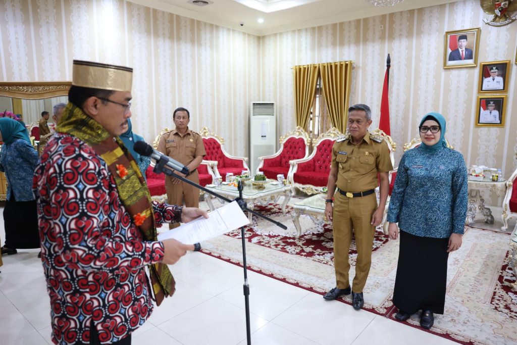 DiKukuhkan Sebagai Bapak Asuh Stunting, Pj Bupati Bone Optimis Turunkan Stunting