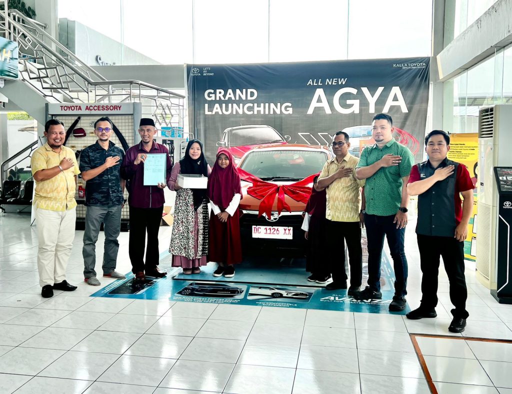 Pelanggan Kalla Toyota Asal Polman Jadi Pemenang Grand Prize Toyota Agya 