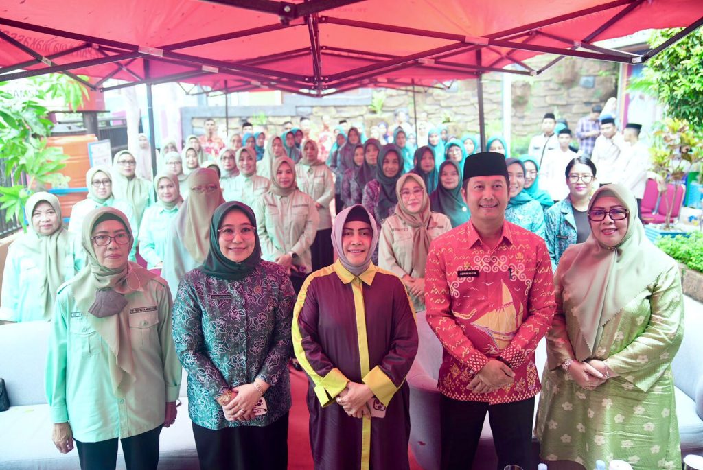 Indira Yusuf Ismail Dorong Seluruh Kelurahan Berbenah