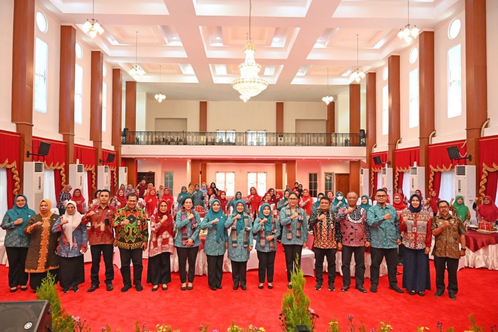 Sofha Marwah Bahtiar Paparkan Pencapaian PKK Sulsel di Hadapan Tim Monev Bidang Penguatan Ketahanan Keluarga