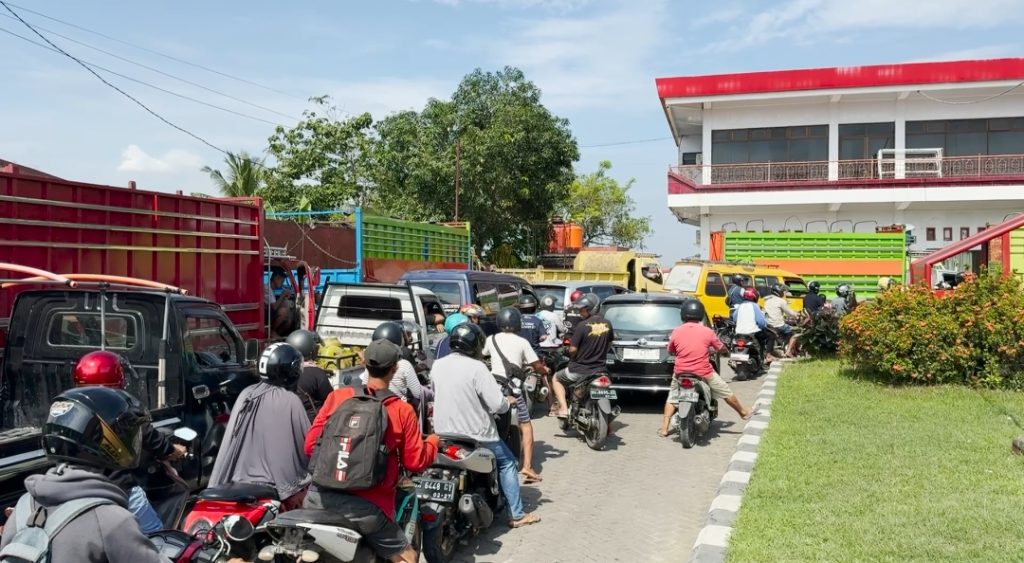 Pj Gubernur Sulsel Bahtiar Baharuddin Tanggapi Kelangkaan BBM