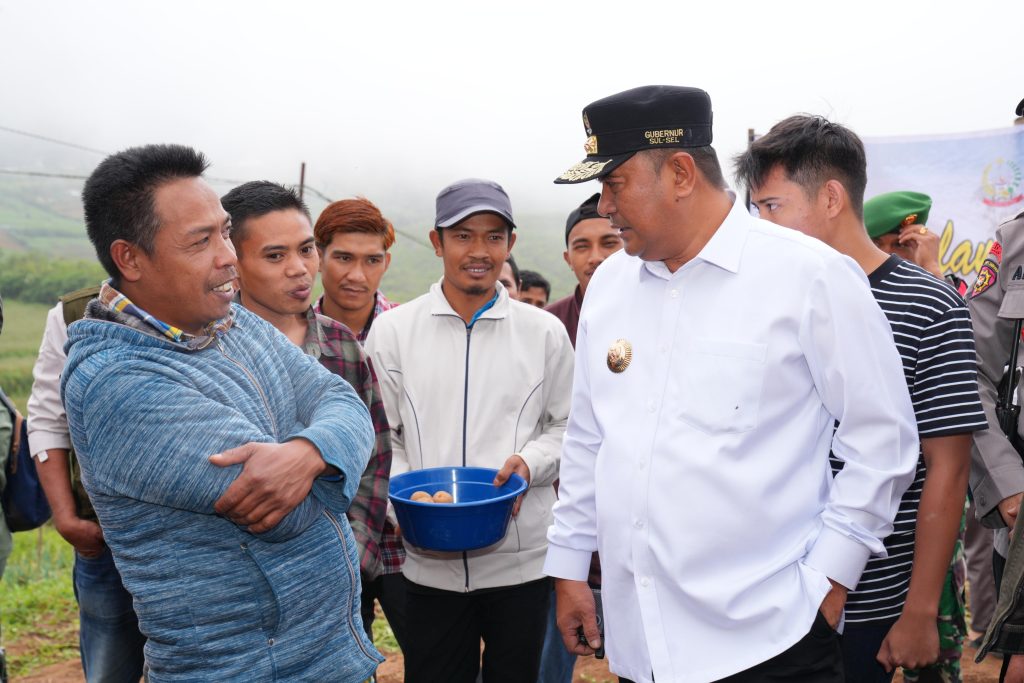 Petani Keluhkan Modal Pertanian, Pj Gubernur Bahtiar: Ada KUR Sulselbar  