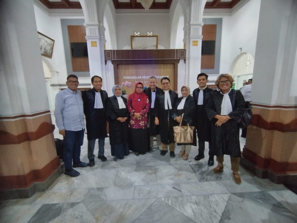 Divonis Bebas, Tenri A. Palallo Langsung Sujud Syukur