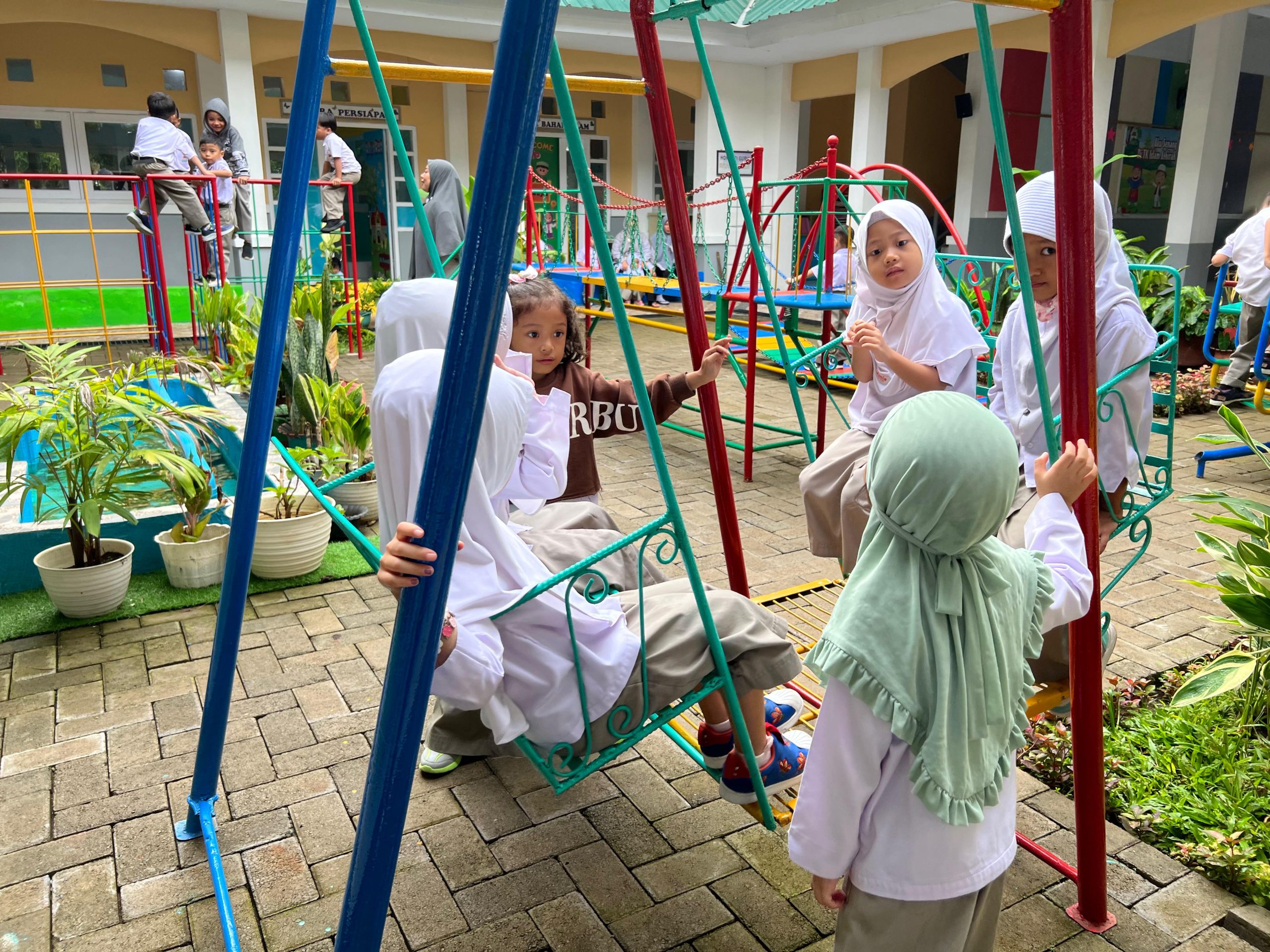  Siswa TK Islam Athirah Bukit Baruga Sambut Semester Genap dengan Semangat