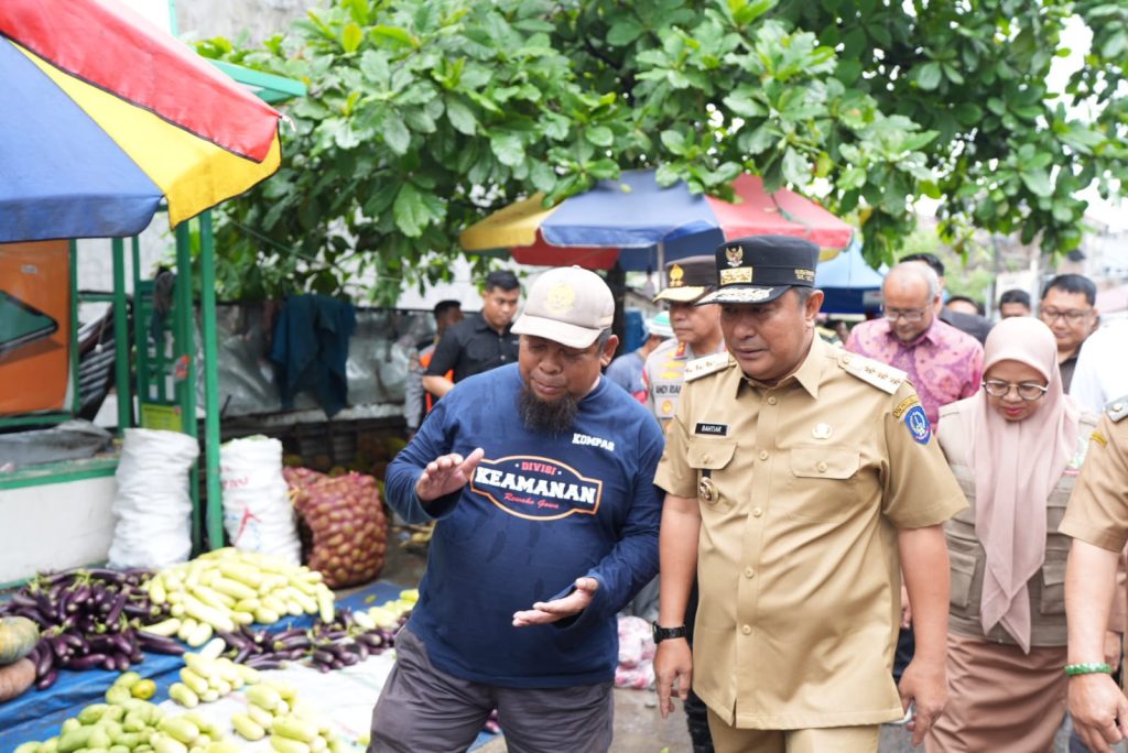 Sidak Pasar Minasa Maupun, Bahtiar : Harga Cabai Mulai Turun