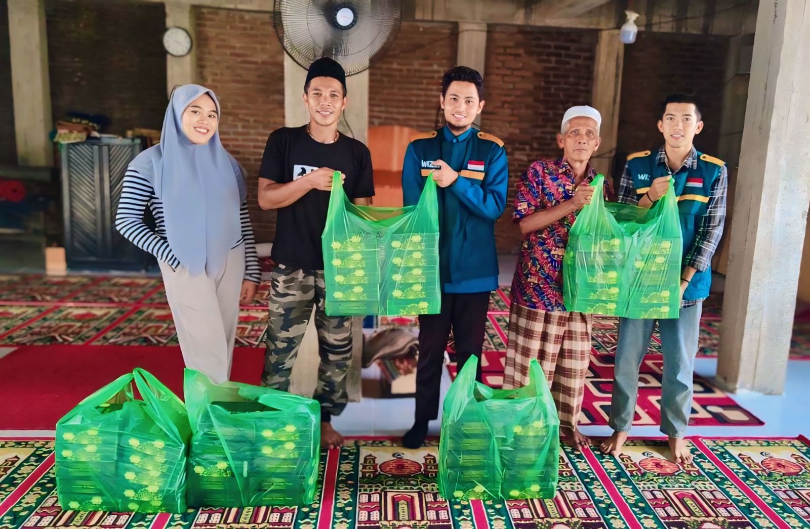 LAZ Hadji Kalla Bagikan 32.500 Paket Iftar Selama Ramadan, Sasar Wilayah Kemiskinan Ekstrem di Kota Makassar