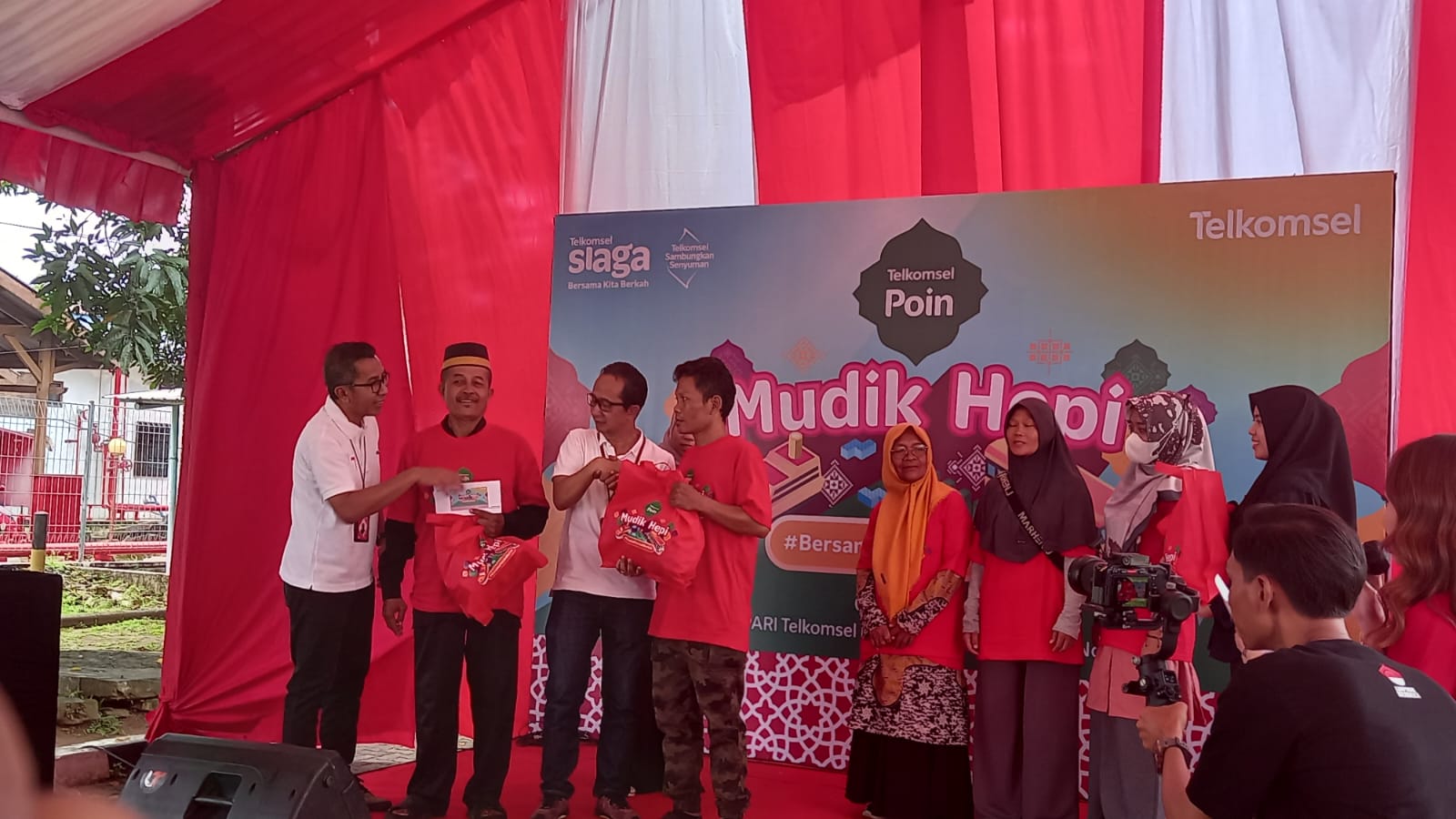  Telkomsel Mudik Hepi, Berangkatkan 200 Pemudik ke Kampung Halaman