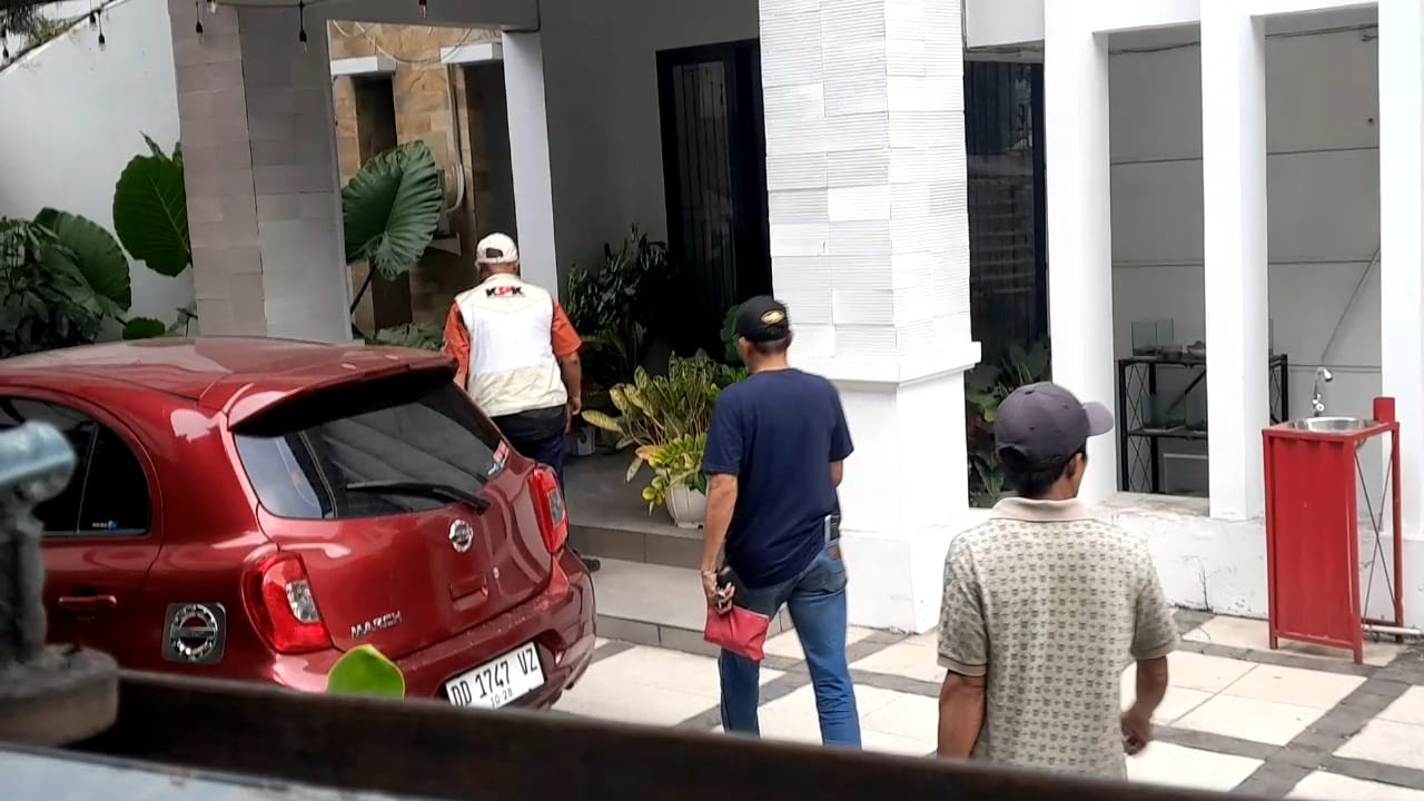  KPK Geledah Rumah Adik SYL di Makassar