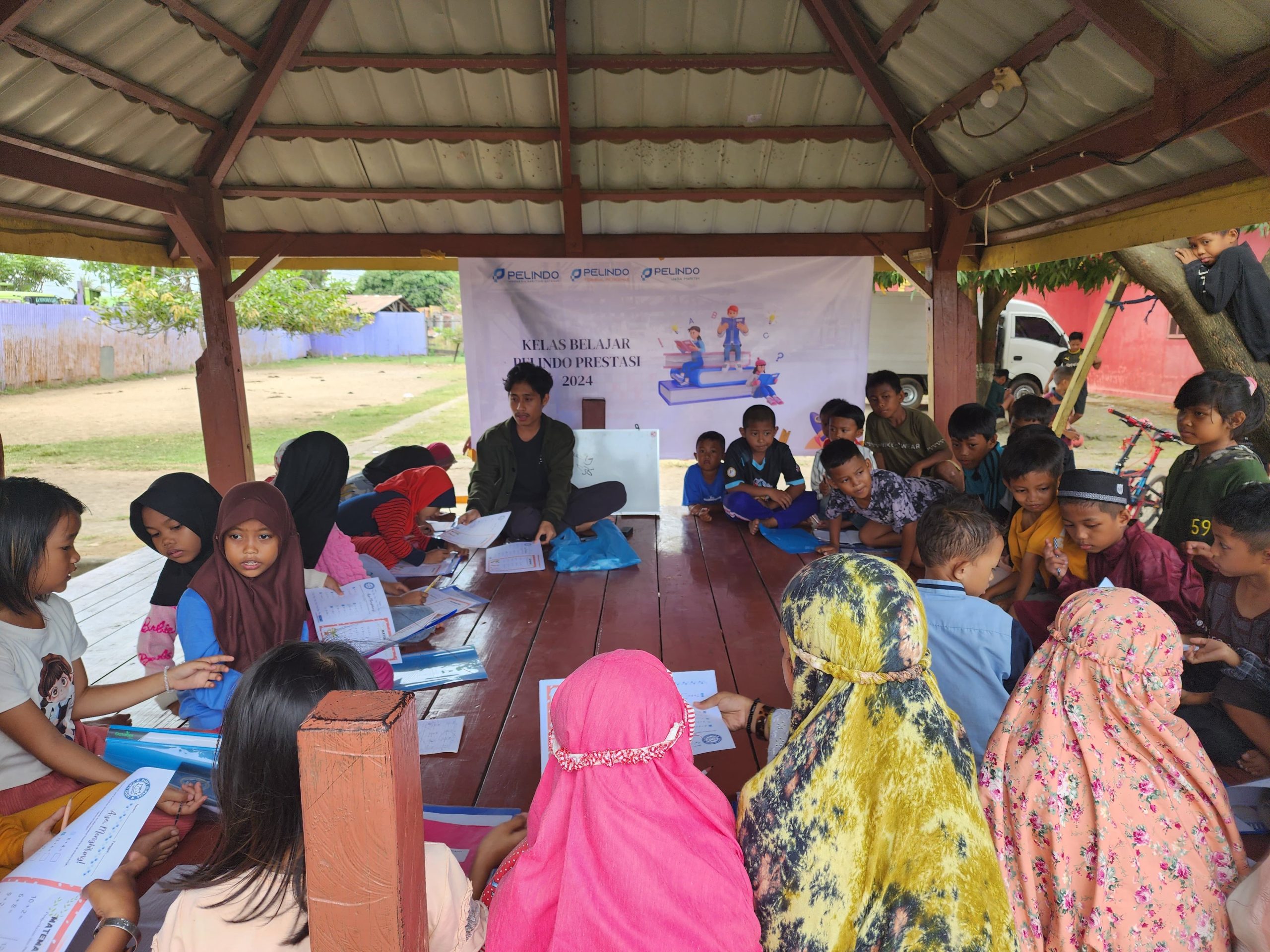 Pelindo Grup Tingkatkan Akses Pendidikan Masyarakat Kaluku Bodoa Melalui “Rumah Belajar”