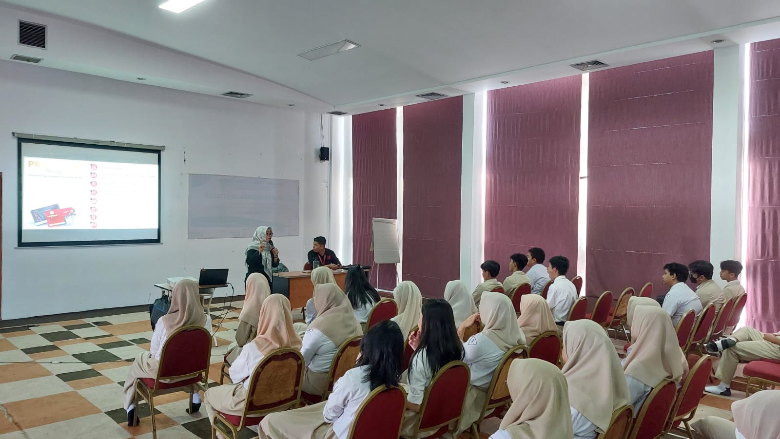  Naresy Internasionl Education Consultant, Berbagi Referensi Pendidikan Ke Bosowoa School