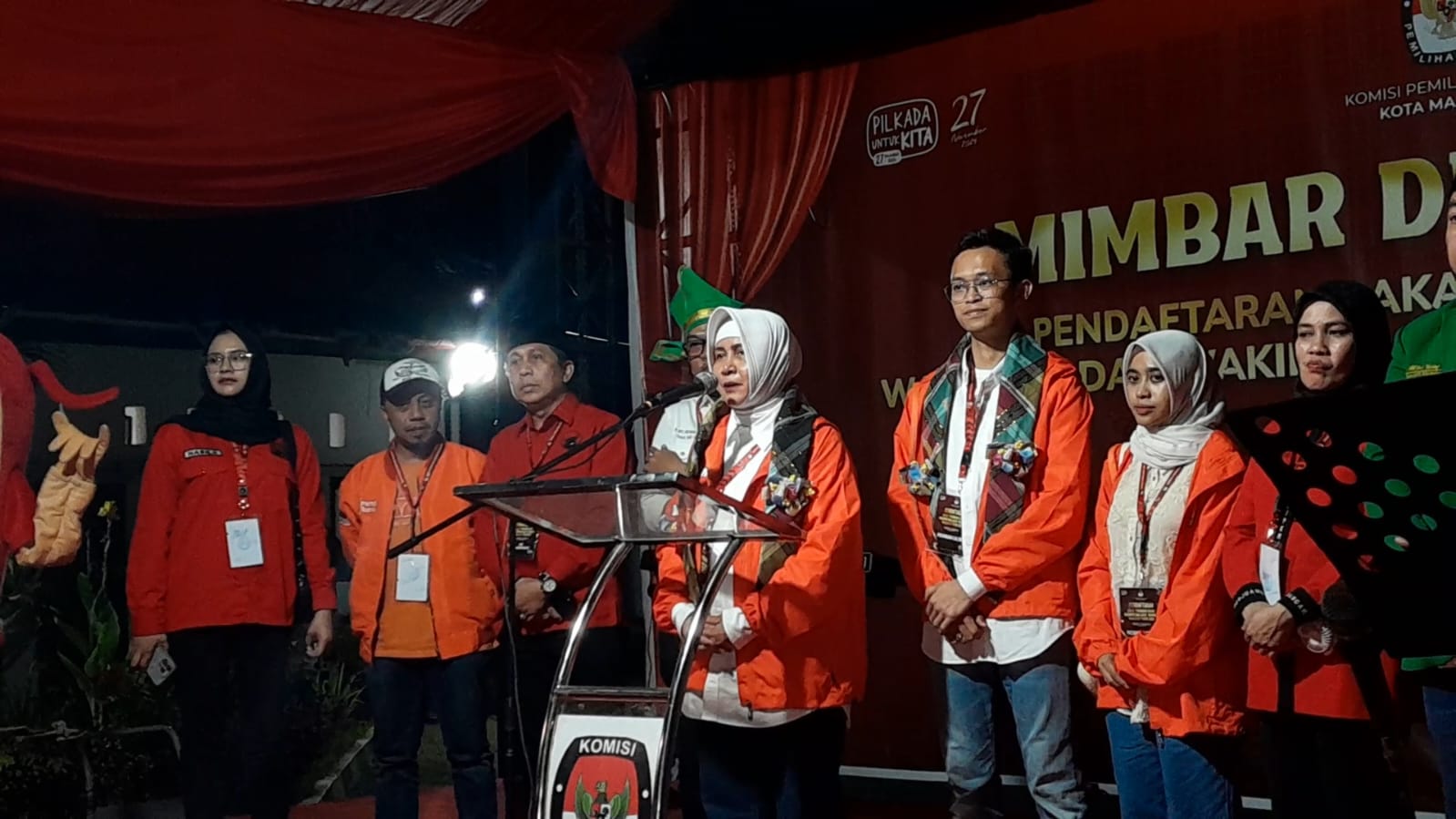  Diusung 3 Partai Politik, Indira-Ilham Resmi Daftar di Pilwalkot Makassar