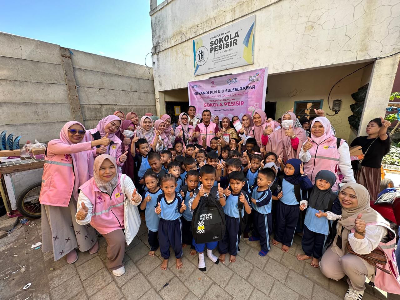  Srikandi PLN, Peduli Tingkatkan Kualitas Pendidikan Anak-Anak kurang Mampu di Kawasan Mariso