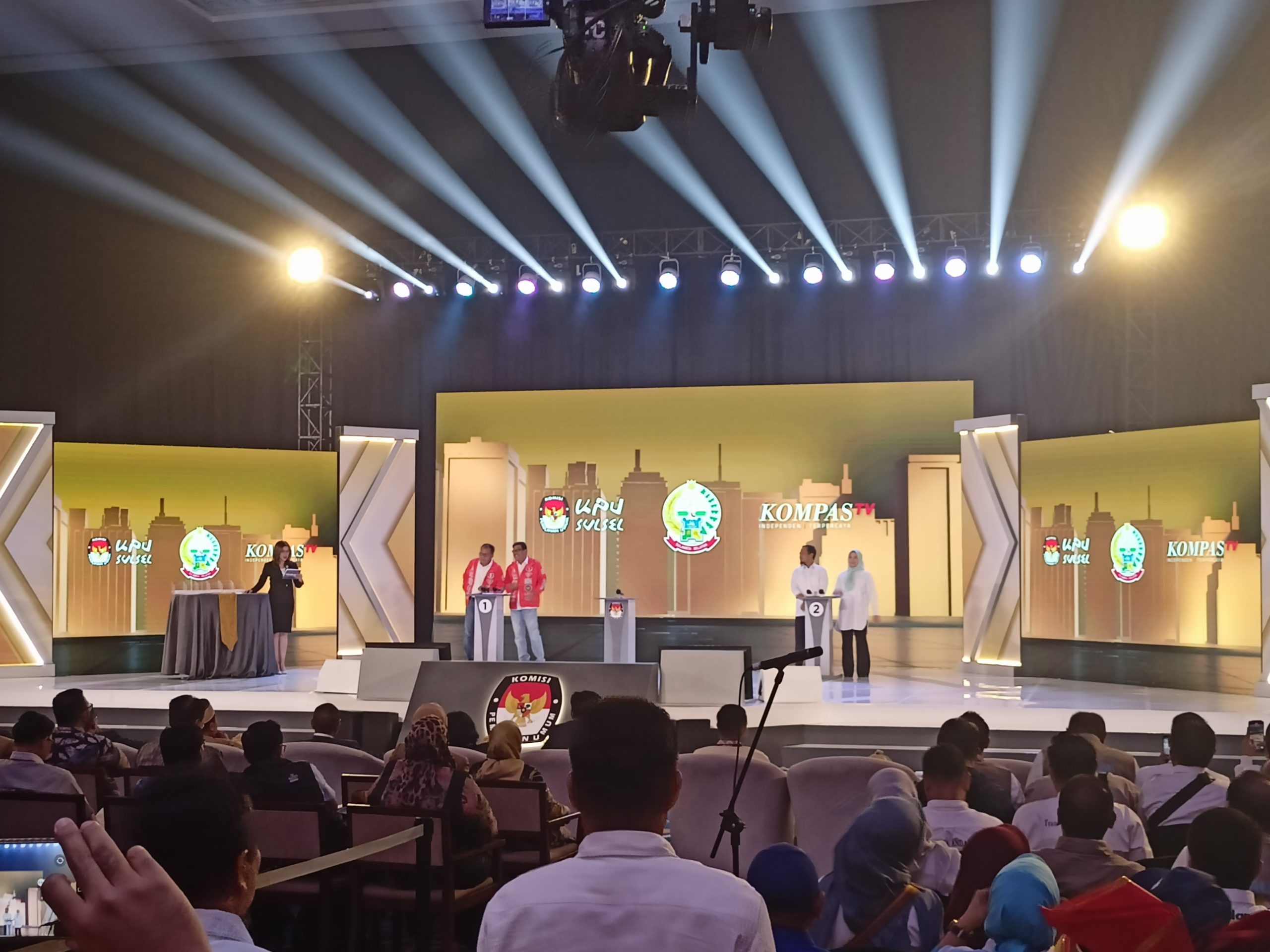  Debat Publik Perdana, ASS Sampaikan Capaian Pada Sesi Visi-Misi