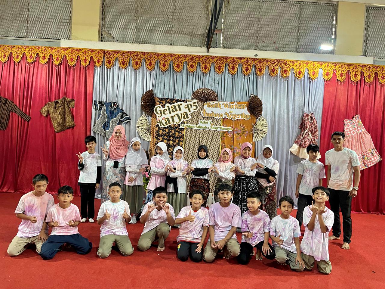 Panen Karya P5 SD Islam Athirah 2: Siswa Pamerkan Batik Tulis dan Jumputan