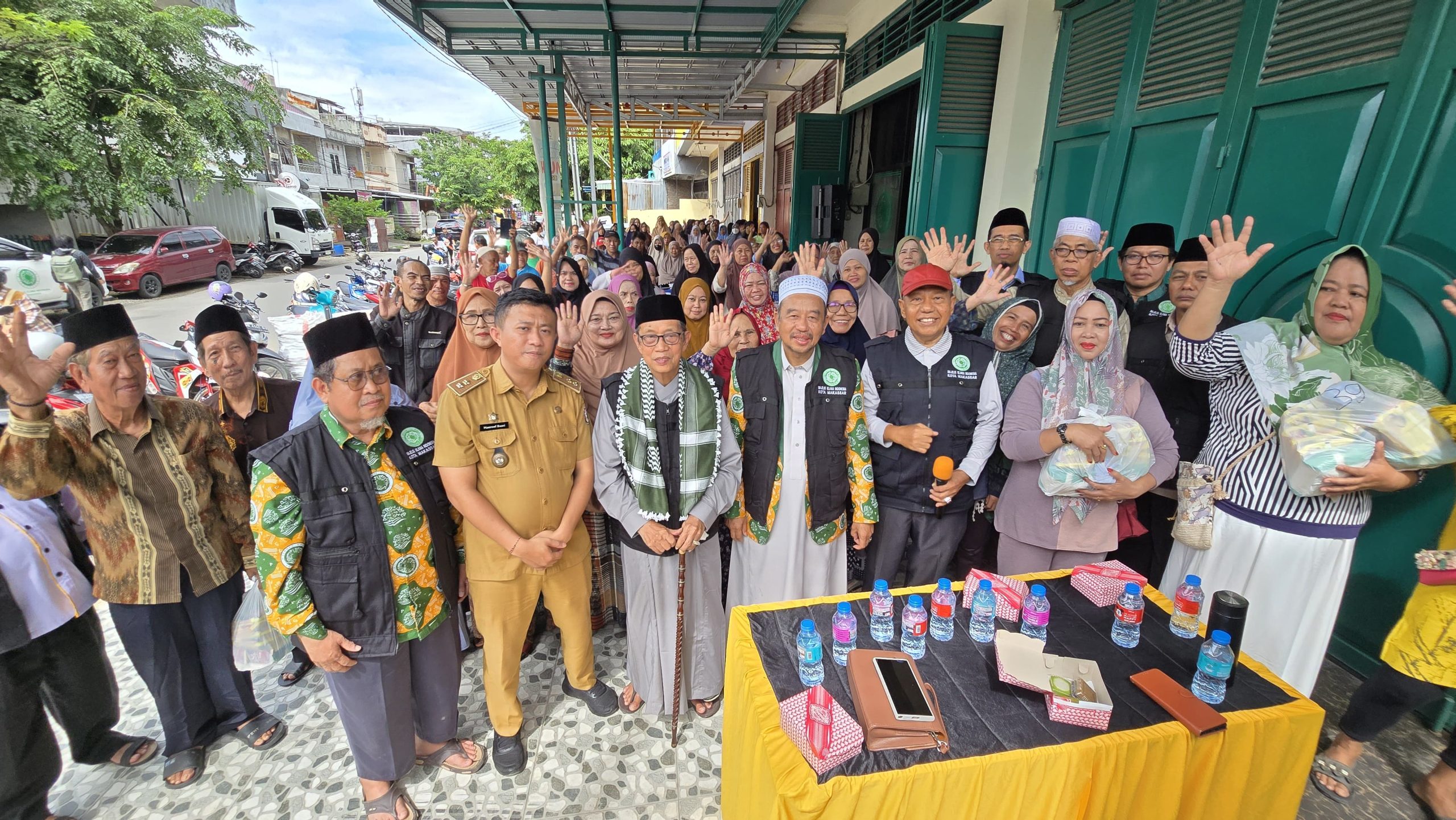  Jelang Akhir Tahun MUI Kota Makassar, Gelar Rapat Evaluasi dan Berbagi Bersama Warga
