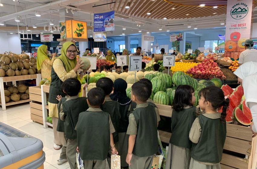  Siswa TK Islam Athirah Belajar Belanja Sehat Lewat Kunjungan ke Farmers Market