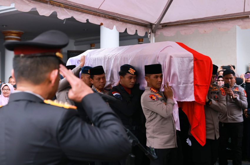  Aliyah Mustika Ilham Saksikan Langsung Pelepasan Jenazah Komjen (Purn) Jusuf Manggabarani ke Jakarta