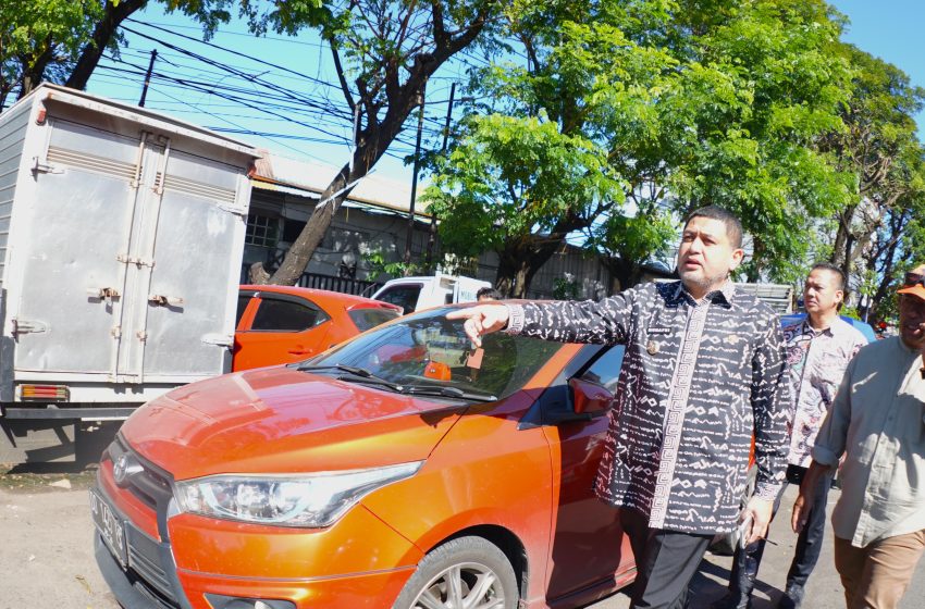  Wali Kota Makassar Tegur Jukir dan Tertibkan Pedagang di Bahu Jalan
