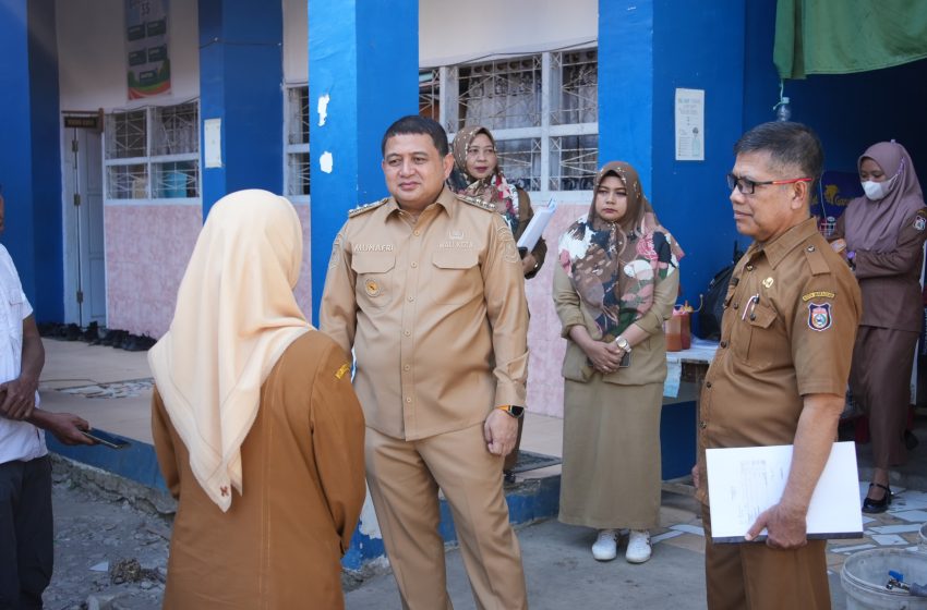  Appi Sidak SMPN 53, Fasilitas Buruk, Janjikan Perbaikan