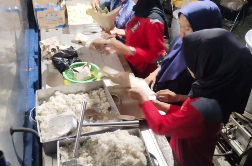 Tim Andalan Peduli Salurkan Bantuan Korban Banjir di Empat Kabupaten, Warga Ucapkan Terima Kasih ke Gubernur Sulsel