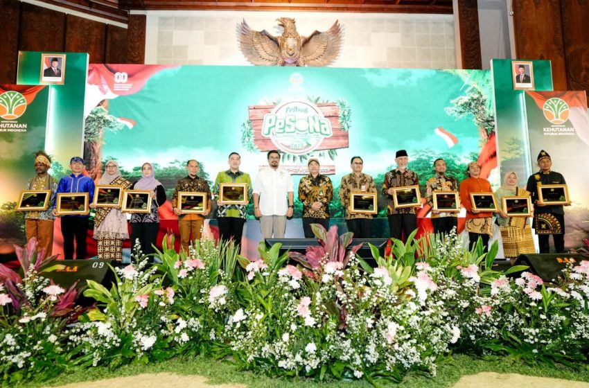  Sulsel Raih Penghargaan Festival Perhutanan Sosial Nasional 2025
