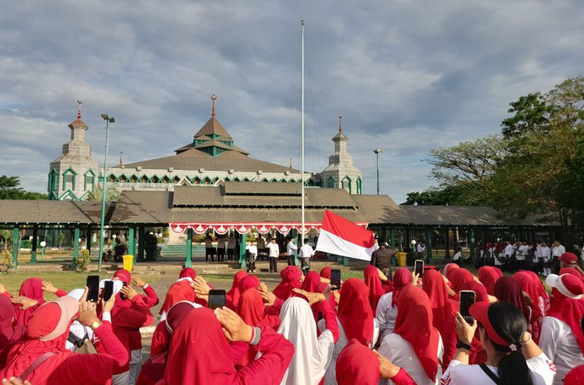  Upacara Peringatan Hari  Kemerdekaan di Masjid Al-Markaz Al-Islami, Muhammad Roem: Kemerdekaan Hadirkan Kebahagian