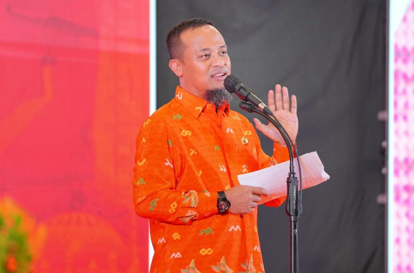  Gubernur Andi Sudirman Bantu 200 KK dan 48 Rumah Korban Kebakaran Sorowako Senilai Rp1 Miliar 