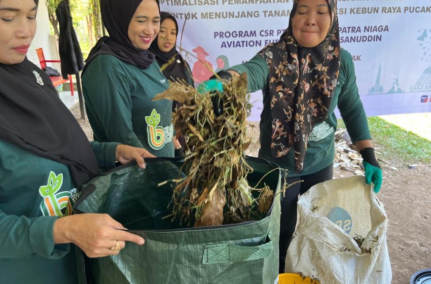  AFT Hasanuddin Inisiasi Program Inovatif Eco-Cycle, Ajak Pengelola Kebun dan Komunitas Lokal Ubah Limbah Rumput dan Kotoran Sapi jadi Pupuk Kompos 