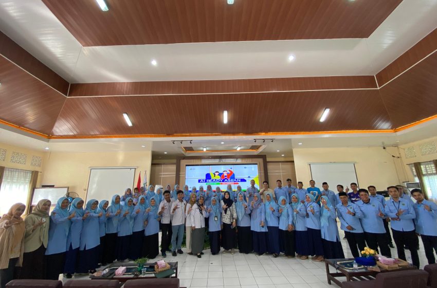  Mafindo Dampingi Guru MAN 2 Makassar Belajar AI  Hadapi Era AI