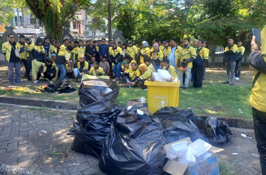  Salut! Driver Maxim Bersihkan Masjid Almarkas, Bukti Nyata Kepedulian Mereka