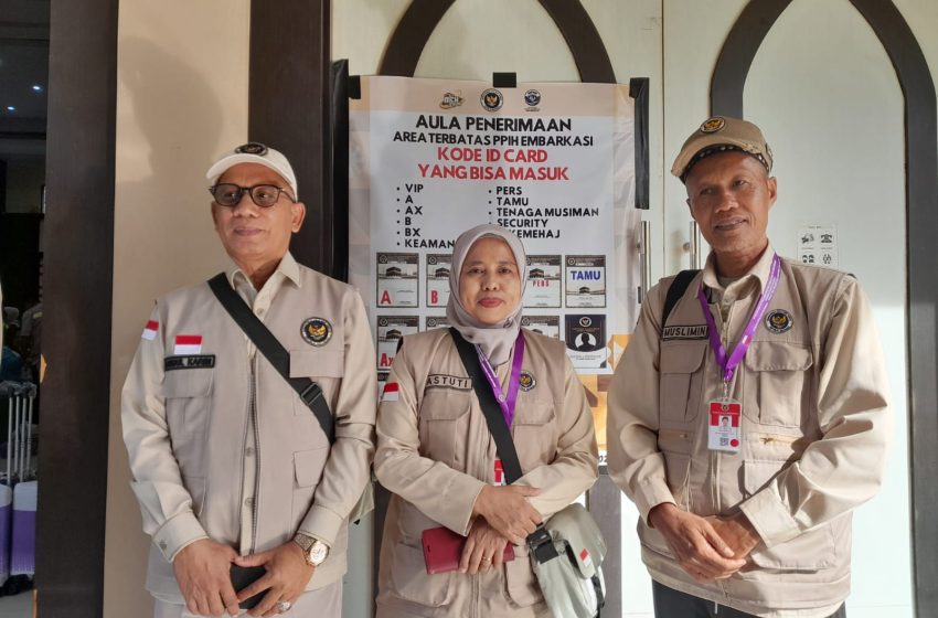  Ketua Kloter 22 Kab. Bone, Pastikan 385 Jamaah Tiba Lancar di Embarkasi