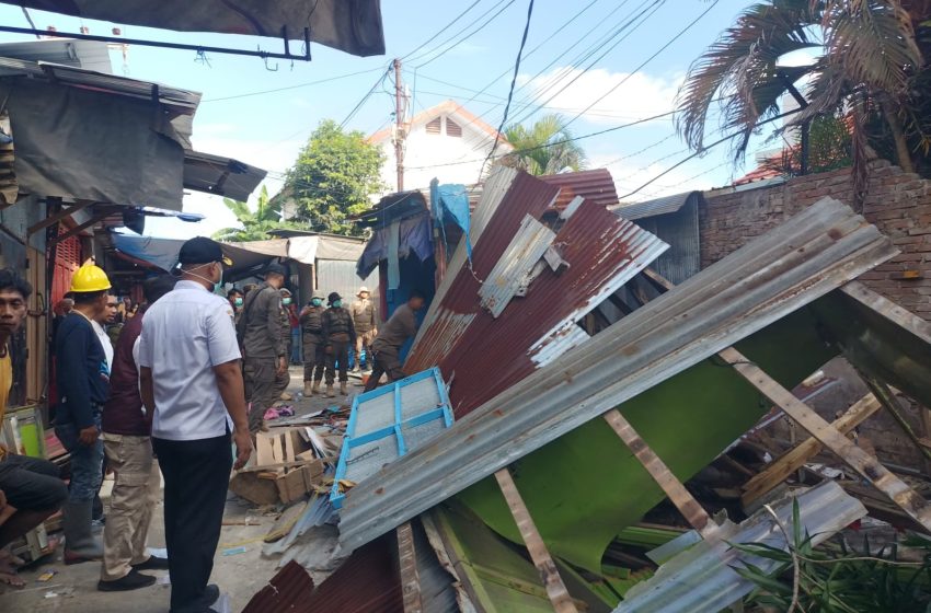  16 Lapak Kembali di Tertibkan di Kec.Ujung Tanah, Fungsi Jalan Kembali di Fungsikan