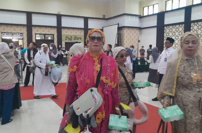  Perjuangan Lisa, Dari Hasil Jualan Sayur Menunaikan Ibadah Haji