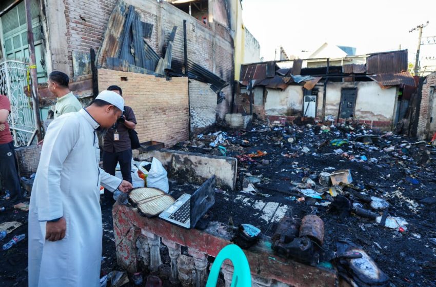  Gubernur Sulsel Salurkan Bantuan dan Pastikan Pemulihan Korban Kebakaran