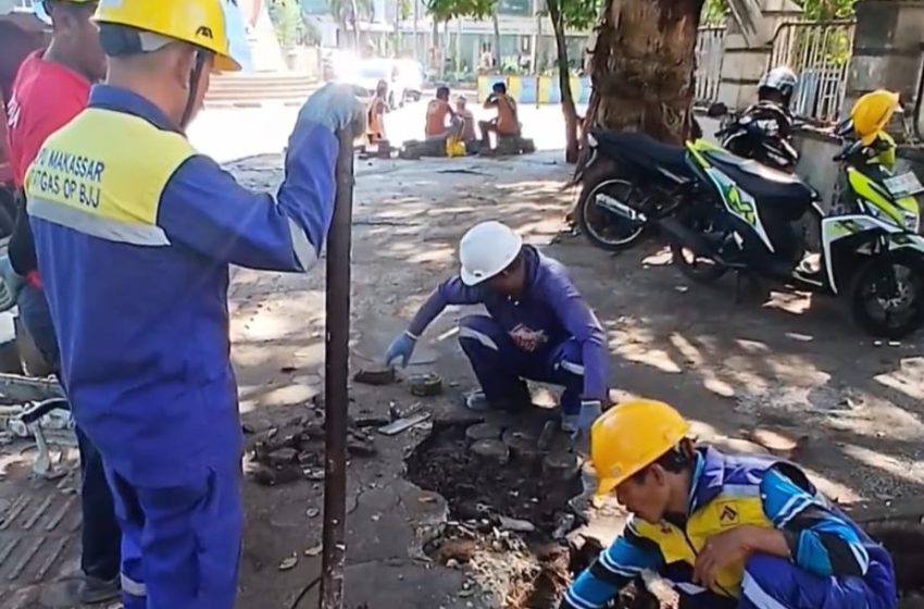  Dinas PU Makassar Benahi Trotoar dan Drainase Bulogading