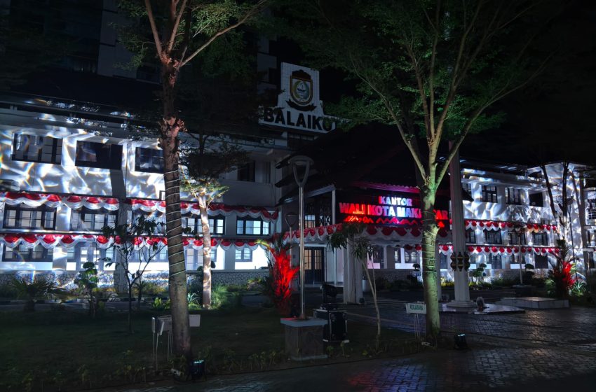  Balai Kota Makassar, Disulap Cahaya Warna-warni Sambut HUT RI 2026