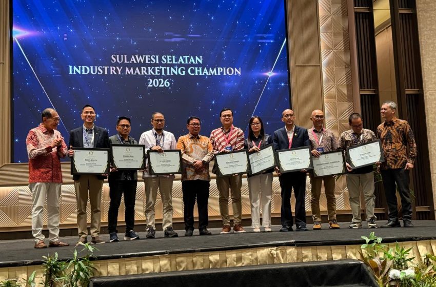  CEO Kalla Translog Digandjar Industry Marketing Champion 2026 di Makassar