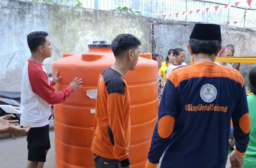  BAZNAS Makassar Berikan Bantuan Produktif Lewat Program Air Bersih di Tallo
