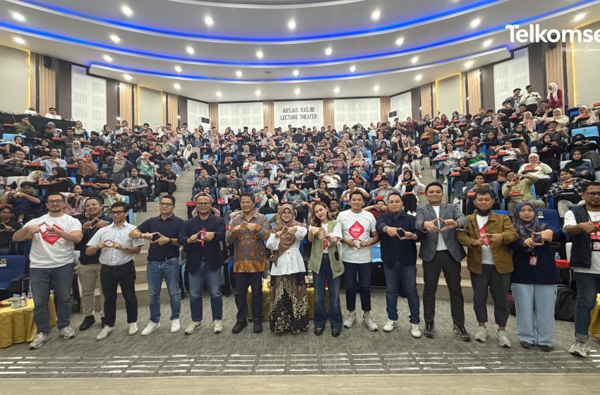  Telkomsel Dorong Mahasiswa Unhas Bangun Karakter dan Portofolio Hadapi Dunia Kerja
