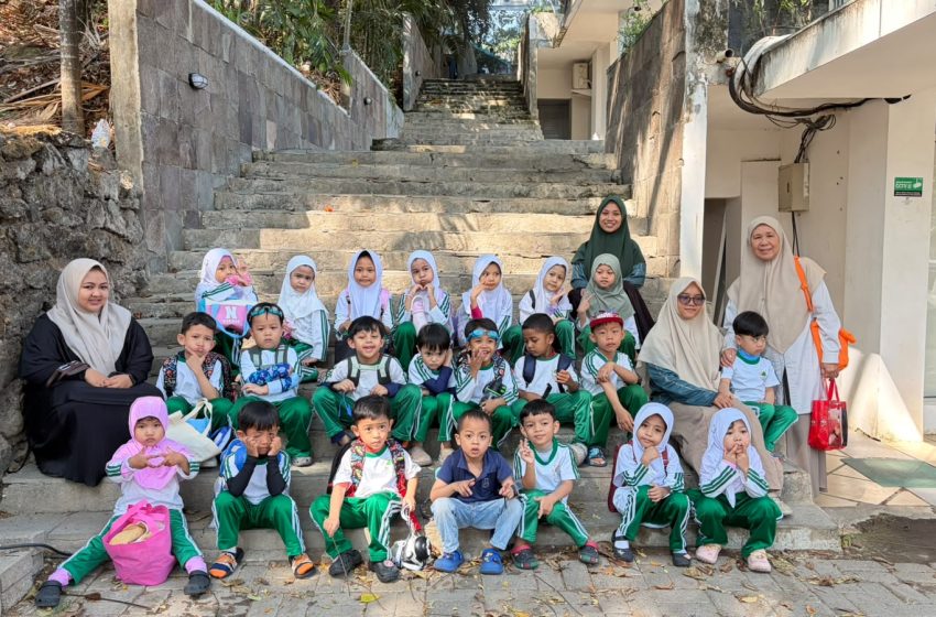  25 Anak TK Athirah Racing Eksplorasi Air Sambil Belajar Keselamatan